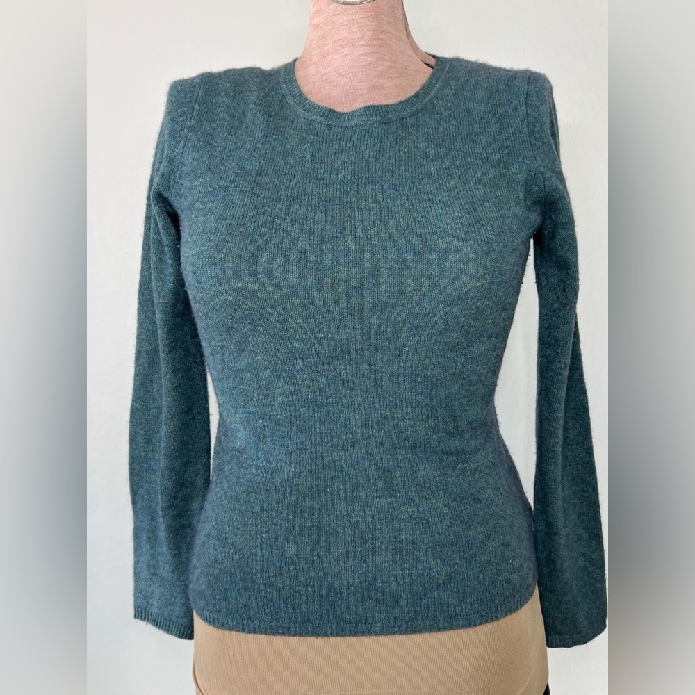 Adrienne Vittadini Blue Crew Neck Sweater 100% 2-PLY Cashmere
